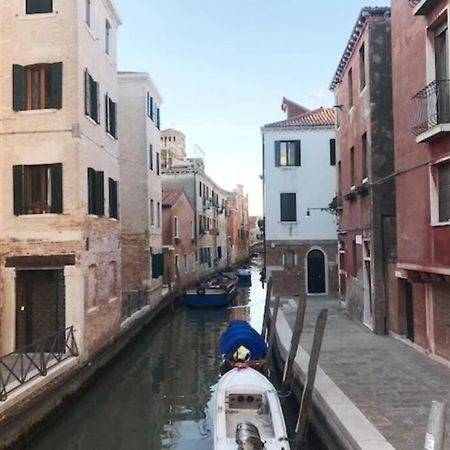 Appartamento Tipico Con Corte Privata Venedig Eksteriør billede