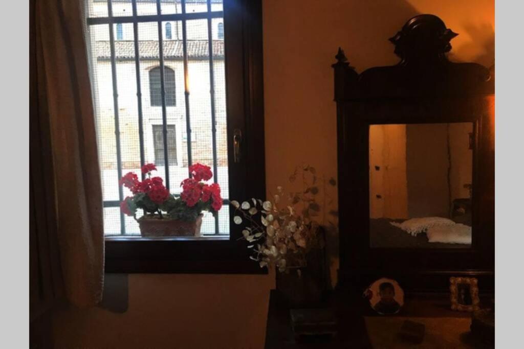 Appartamento Tipico Con Corte Privata Venedig Eksteriør billede