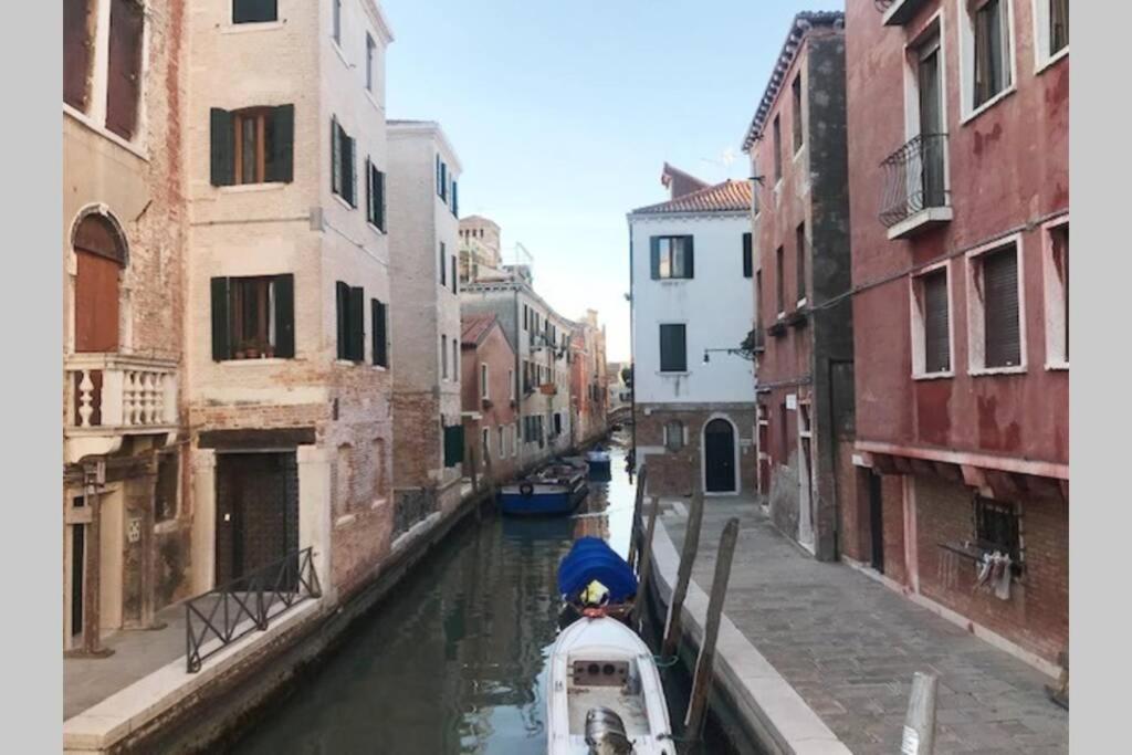 Appartamento Tipico Con Corte Privata Venedig Eksteriør billede